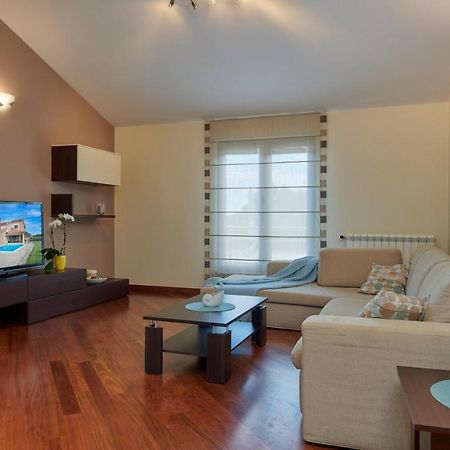 Villa Bartona For 8 Persons With Private Swimmingpool Pula Exterior photo