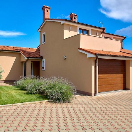 Villa Bartona For 8 Persons With Private Swimmingpool Pula Exterior photo