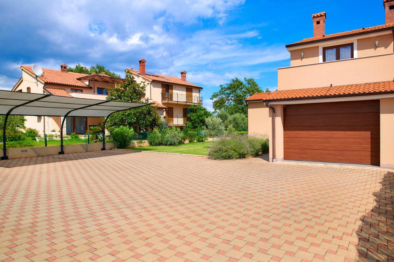 Villa Bartona For 8 Persons With Private Swimmingpool Pula Exterior photo